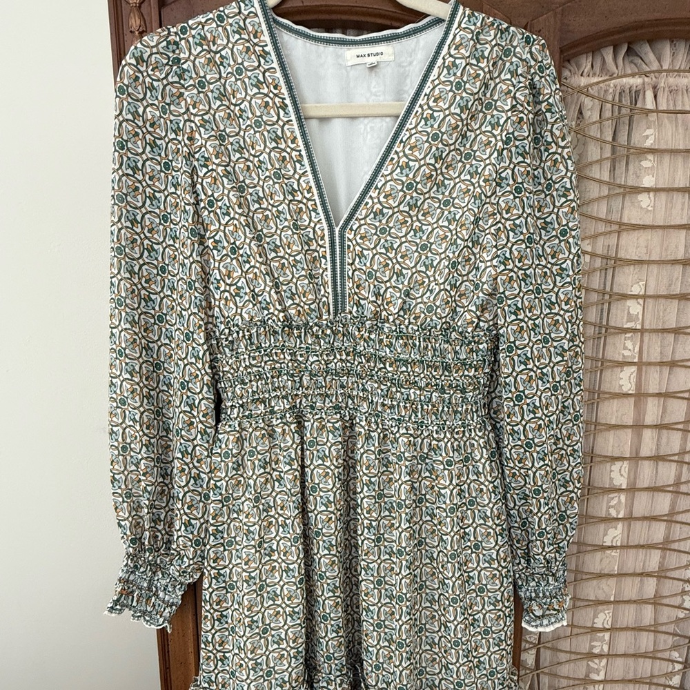 Max Studio Geometric Patterned Long Sleeve Dress